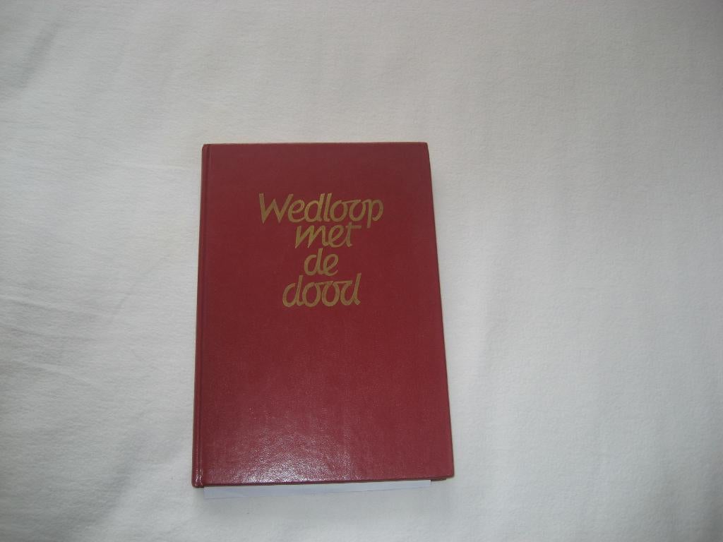 Wedloop met de dood. Van Rik Valkenburg. 1973, Ophalen of Verzenden, Tweede Wereldoorlog, Gelezen, Rik Valkenburg
