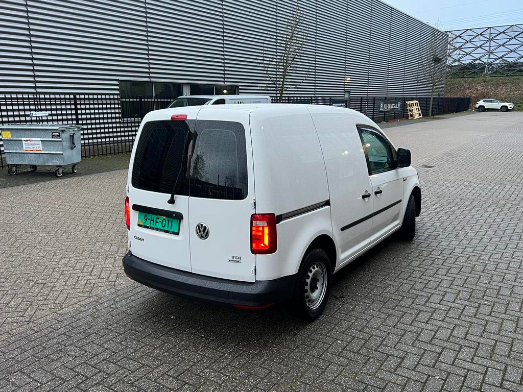 Te koop: Volkswagen Caddy 2016 – 1e eigenaar,NAP, Auto's, Bestelauto's, Voorwielaandrijving, Zwart, Volkswagen, Wit