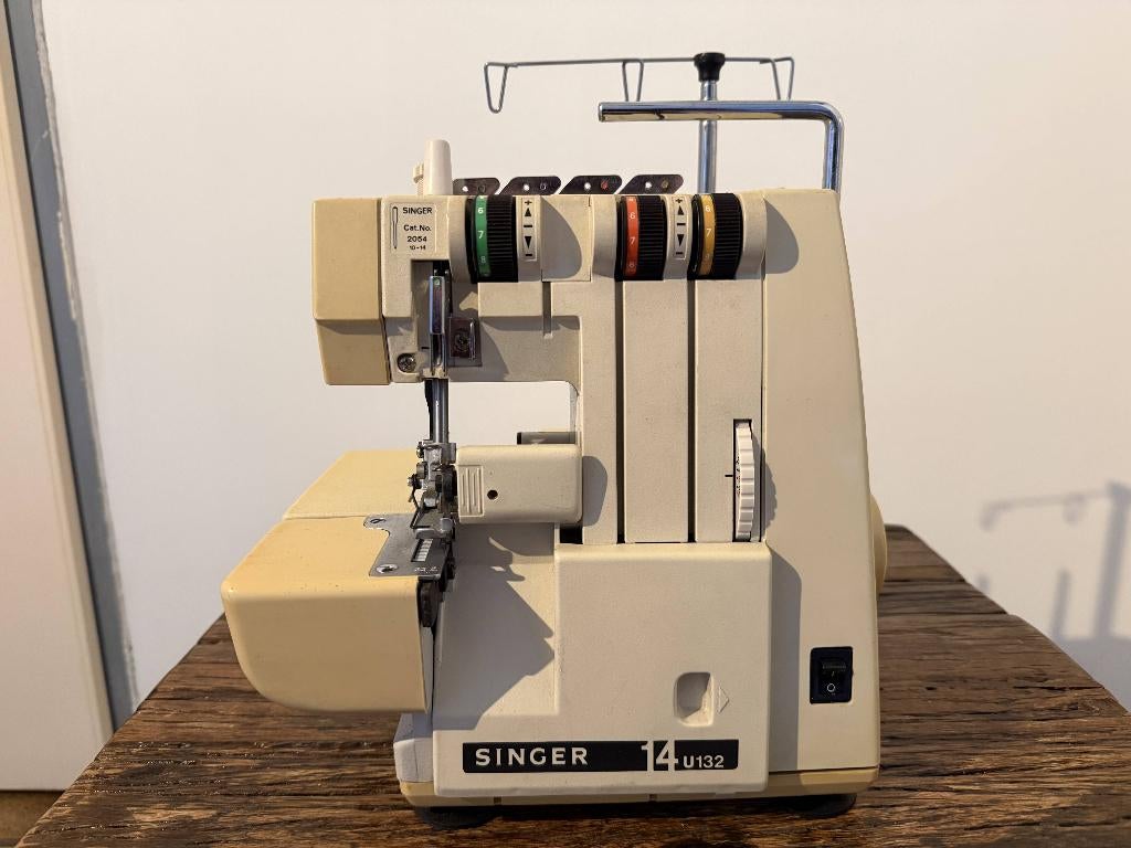 singer lockmachine 14 U 132 B, Hobby en Vrije tijd, Naaimachines en Toebehoren, Ophalen, Gebruikt, Lockmachine, Singer