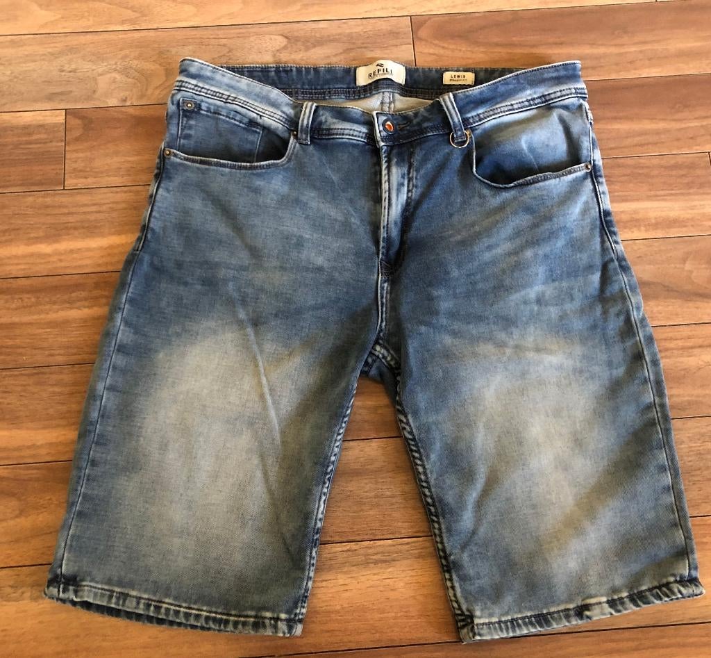Refill Jog Denim Short middelblauw, Kleding | Heren, Spijkerbroeken en Jeans, Blauw, Refill, Ophalen of Verzenden, Zo goed als nieuw
