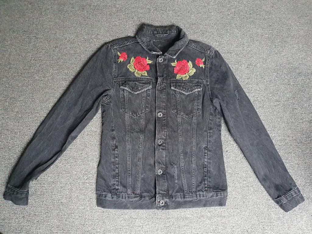 Ashes to Dust spijkerjasje antraciet met rozenmotief mt XS, Ophalen of Verzenden, Zo goed als nieuw, Ashes to Dust, Maat 34 (XS) of kleiner