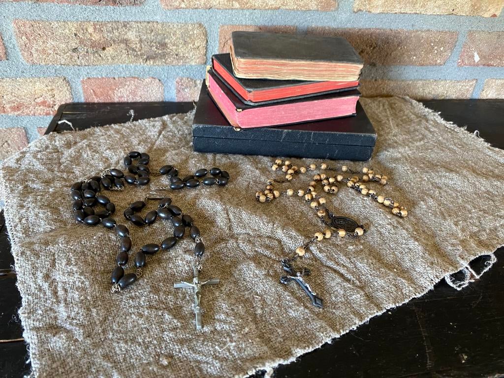 Brocante set oude katholieke rozenkransen, Ophalen of Verzenden, Gebruikt, Sieraad, Christendom | Katholiek