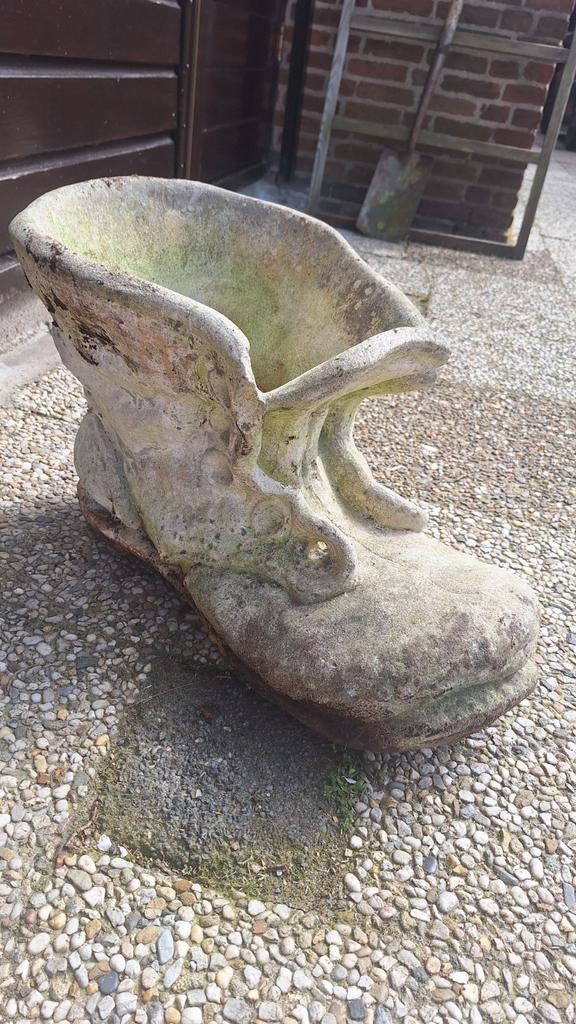 Betonnen Klein Duimpje schoen plantenbak, Ophalen