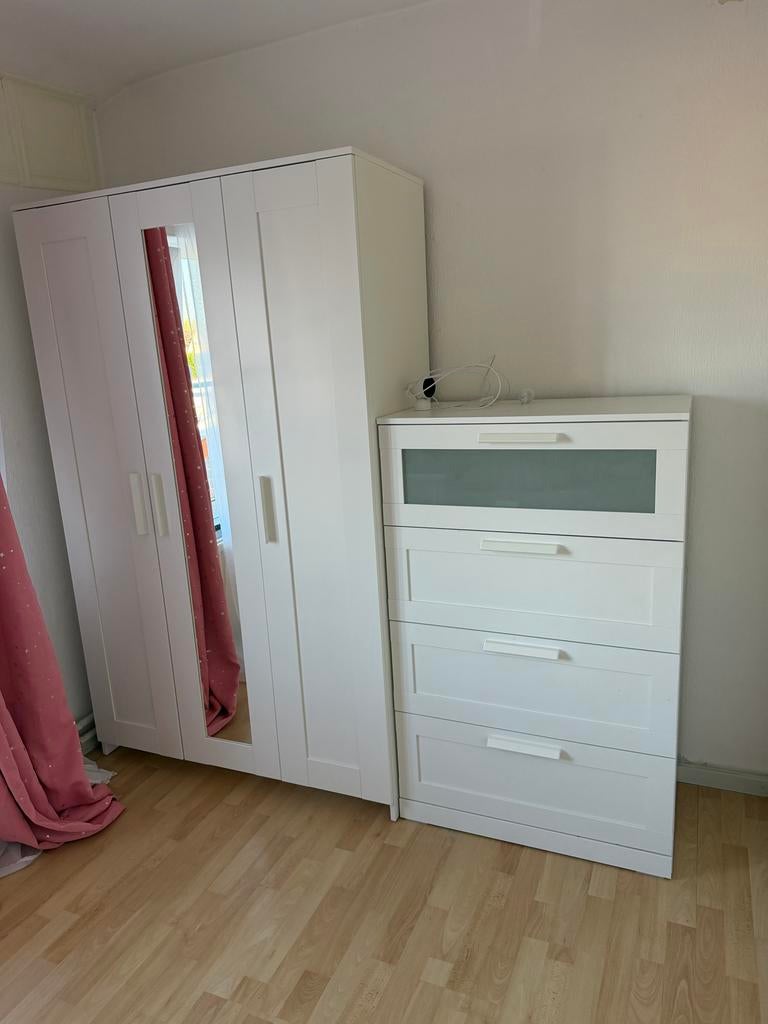 Witte kledingkast met spiegel, 100 tot 150 cm, 200 cm of meer, Ophalen of Verzenden, Zo goed als nieuw