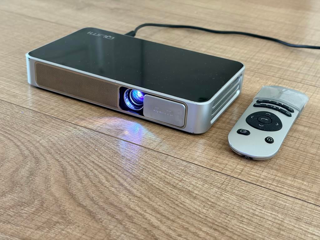 Qumi Q3Plus pocket projector met Android en accu | Gebruikt, Ophalen of Verzenden, Gebruikt