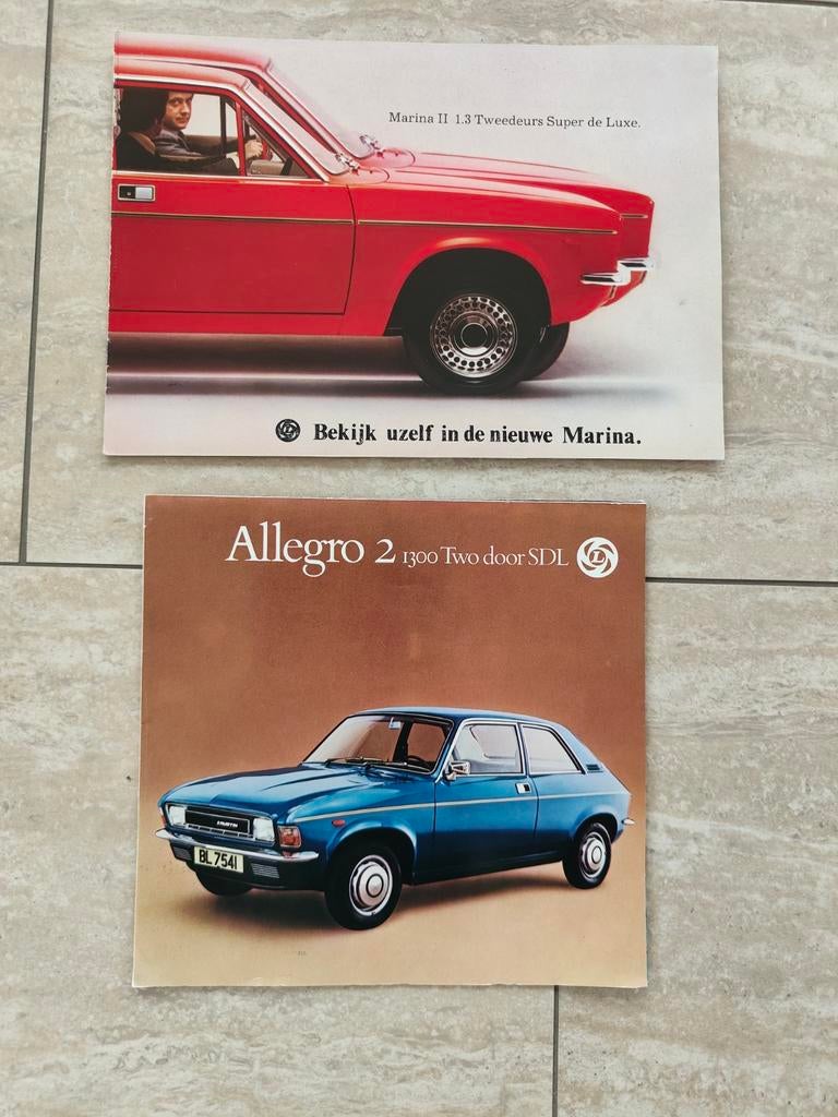 2 vintage autofolders: Morris Marina en Austin Allegro., Boeken, Ophalen of Verzenden, Overige merken