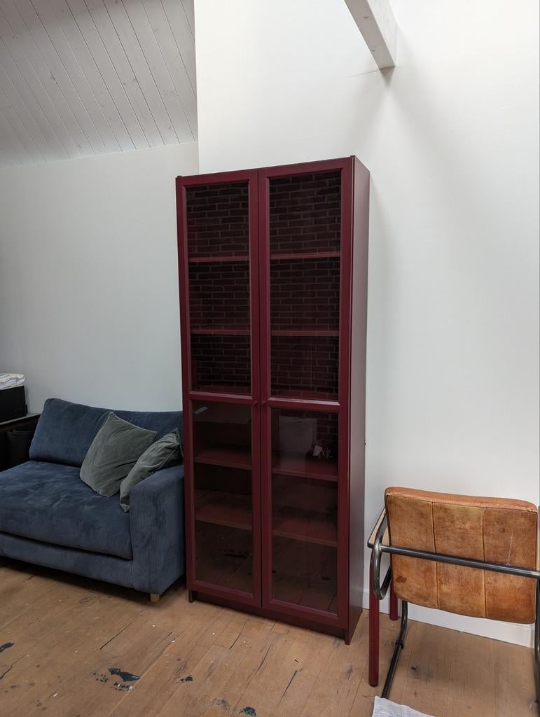 IKEA Billy boekenkast met glazen deuren - Bordeauxrood, Ophalen, 50 tot 100 cm, 25 tot 50 cm, Gebruikt