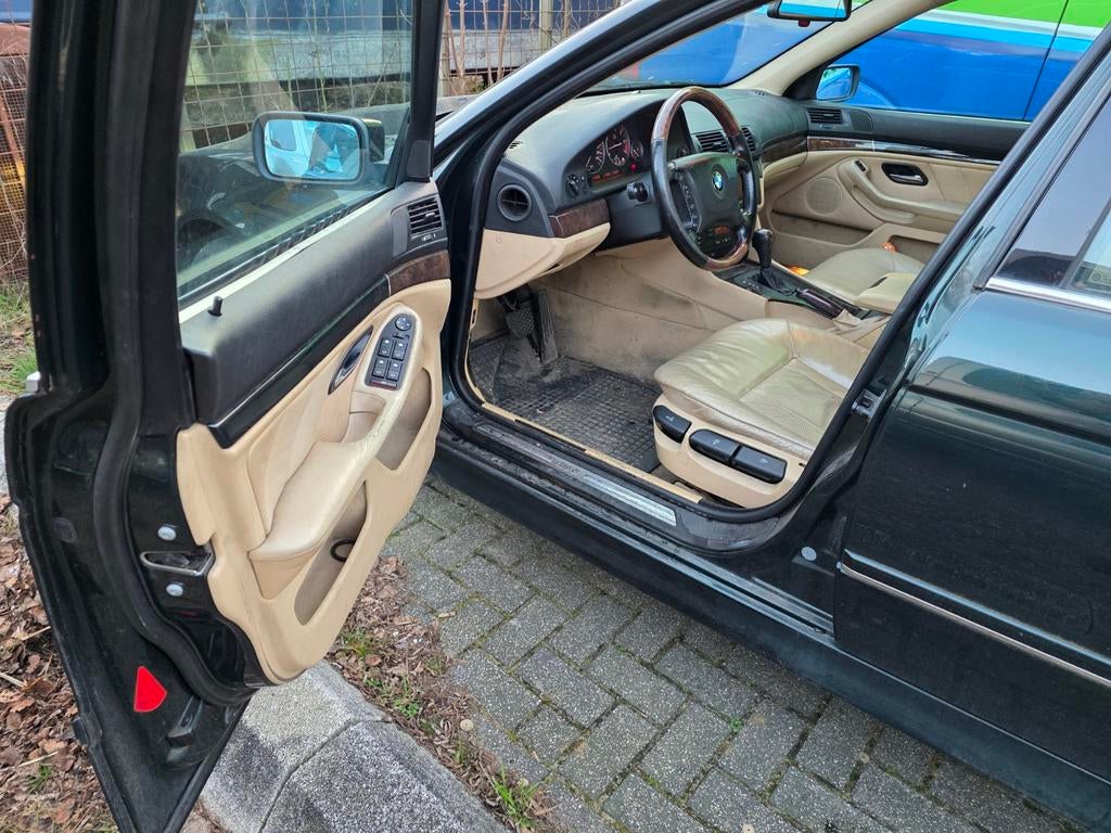 BMW e39 530i touring -GROOT ONDERHOUD- blijvend youngtimer., Auto's, BMW, Particulier, 5-Serie, Adaptieve lichten, Benzine, Stationwagon