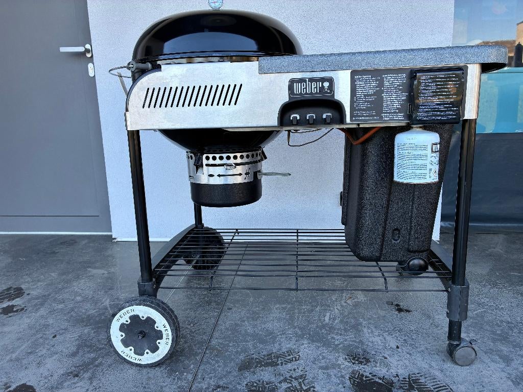 Weber Perfomer Deluxe 57 cm, Ophalen, Gebruikt, Weber, Met accessoires