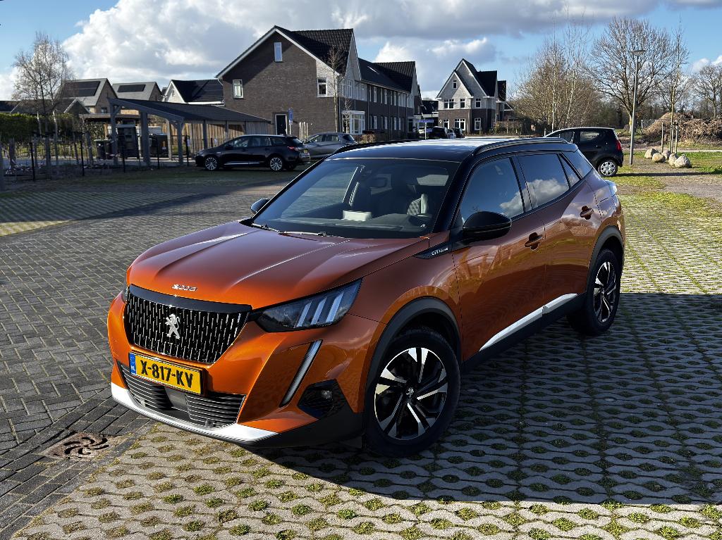Peugeot 2008 1.2 PureTech GT-Line | 2020 | CarPlay | Camera, Auto's, Leder en Stof, 1200 kg, Handgeschakeld, 633 kg