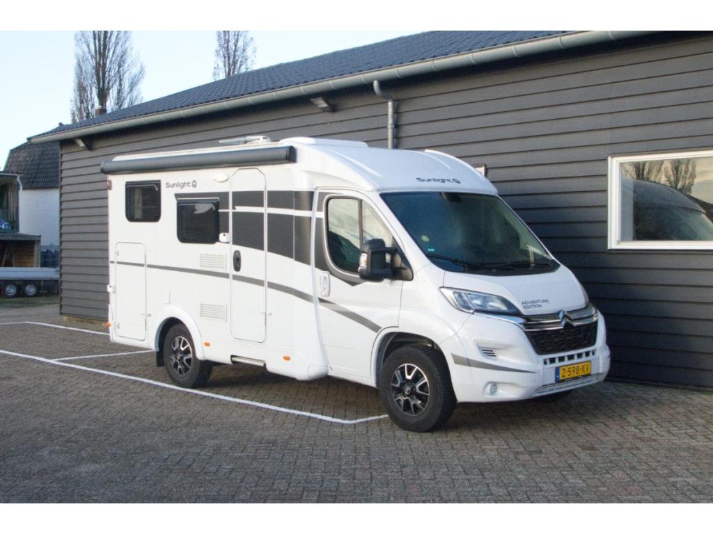 Sunlight V60 compacte camper voor 2-4 personen met dwars bed, Standaard zit, Sunlight, Koelkast, Bedrijf