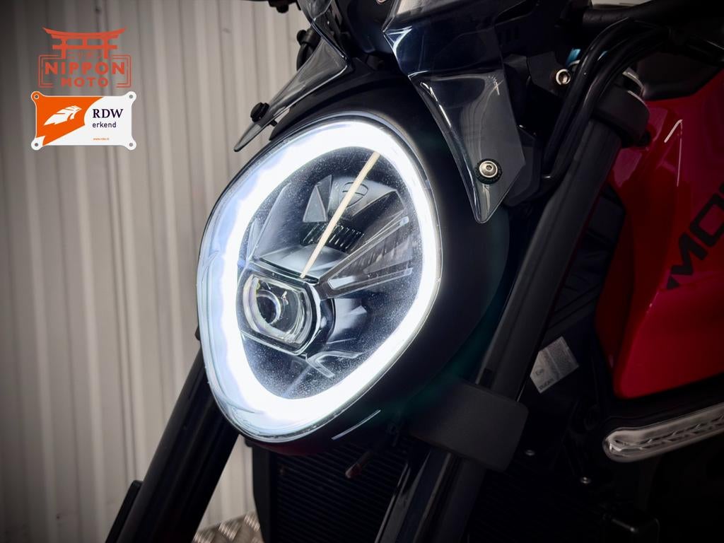 Ducati Monster Plus 2023|5621km|NIEUWSTAAT|BTW|3M GARANTIE, 2 cilinders, Bedrijf, Meer dan 35 kW, LED Verlichting