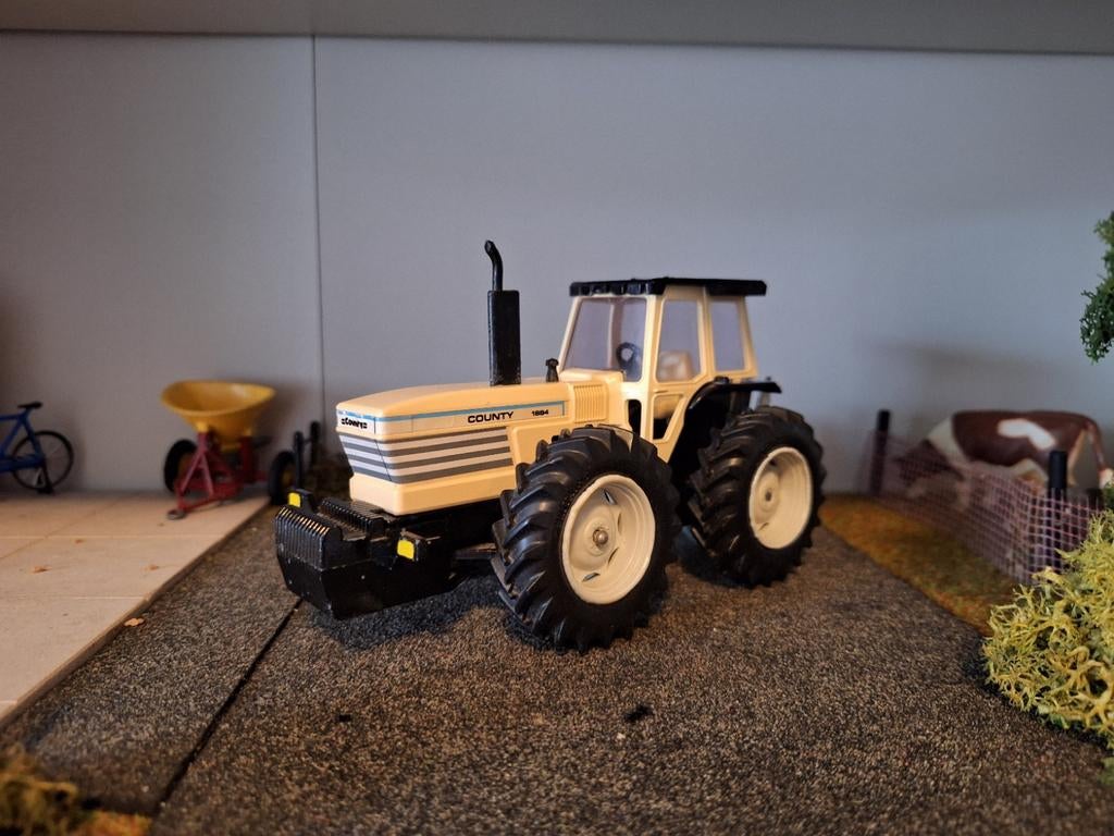 Britains ford county 1884, Ophalen of Verzenden, Gebruikt, Tractor of Landbouw, Britains