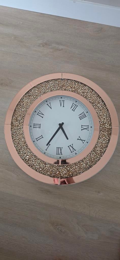 Klok in Eric Kuster stijl - Rosegoud met glitter, Ophalen of Verzenden, Zo goed als nieuw, Analoog, Wandklok
