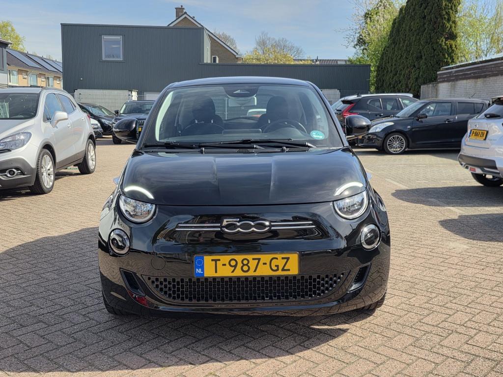 Fiat 500 Urban 42 kWh apple carplay/andriod (bj 2023), Automaat, 4 stoelen, Zwart, Origineel Nederlands