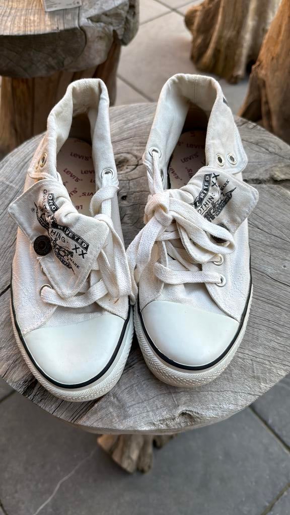 Levi’s sneakers, Wit, Ophalen of Verzenden, Sneakers of Gympen, Zo goed als nieuw