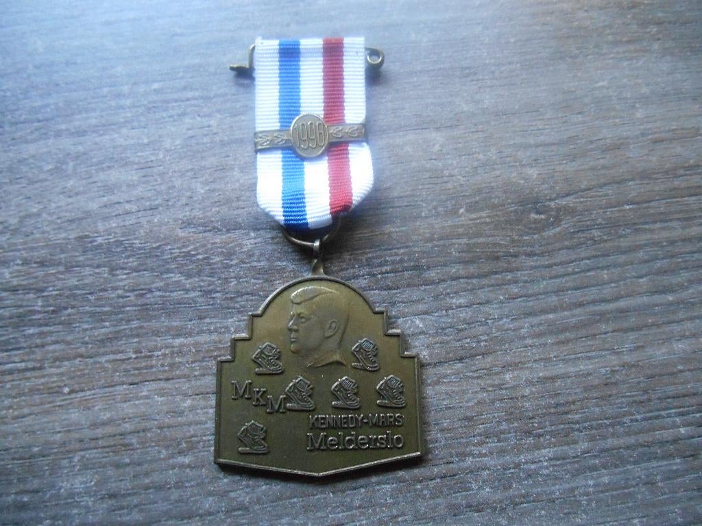 Medaille Kennedy mars Melderslo 1998, Ophalen of Verzenden, Overige materialen, Nederland