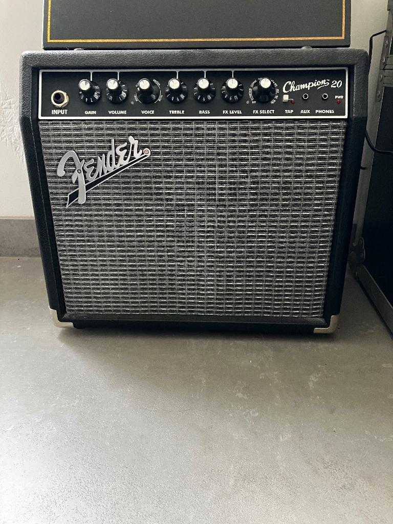 Fender versterker, Muziek en Instrumenten, Versterkers | Bas en Gitaar, Ophalen, Zo goed als nieuw, Gitaar, Minder dan 50 watt