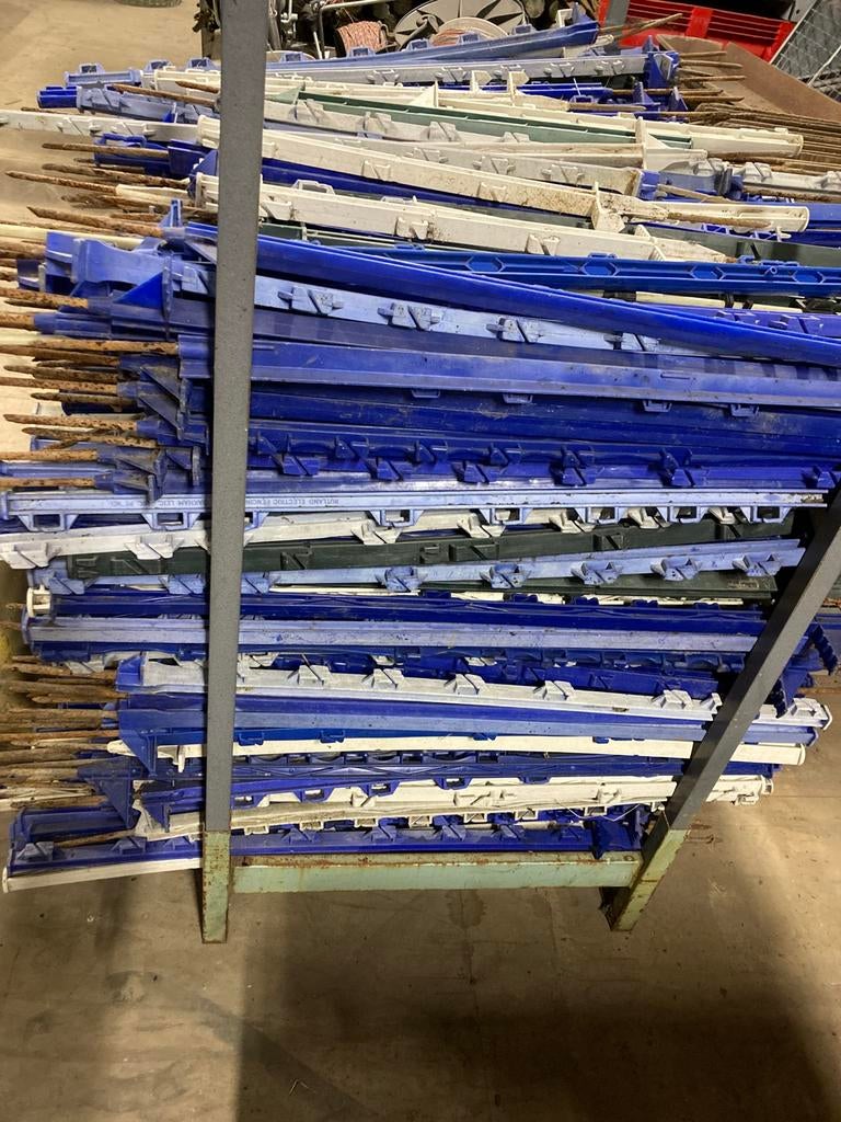 Stroom paaltjes en houten palen, Dieren en Toebehoren, Geslacht onbekend, Schaap