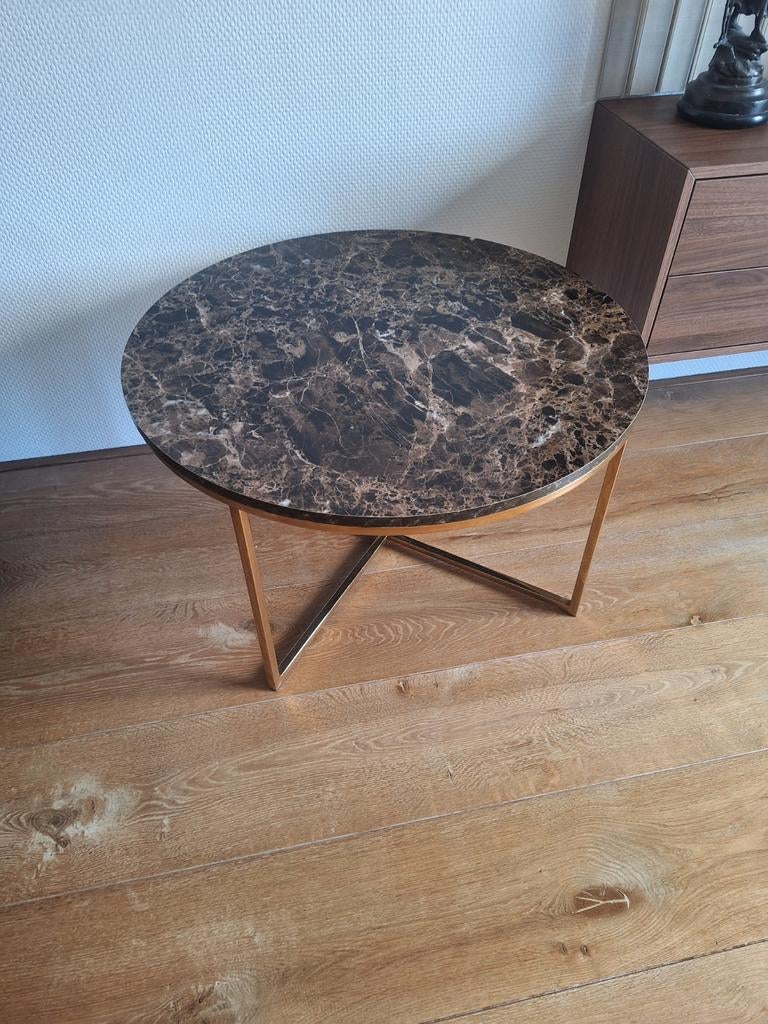Ronde salontafel met marmerlook blad, Minder dan 45 cm, Metaal of Aluminium, Rond, Zo goed als nieuw