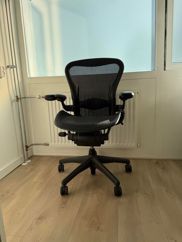 Herman Miller Aeron maat C bureaustoel, Huis en Inrichting, Bureaustoelen, Ophalen of Verzenden, Zo goed als nieuw, Zwart
