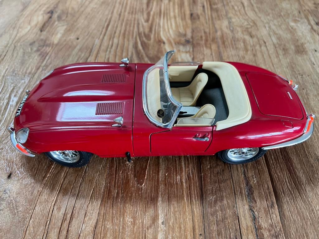 Zwaar Model burago jaguar E 1961, Ophalen of Verzenden, Zo goed als nieuw, Bburago