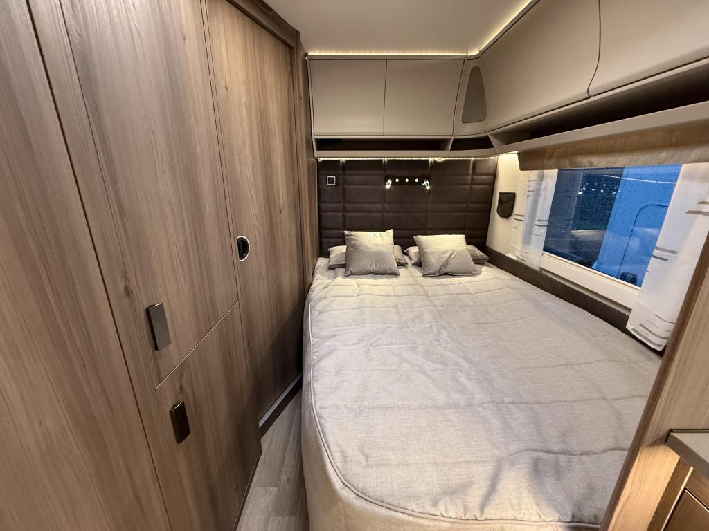 Kabe Imperial 560 XL, Caravans en Kamperen, Caravans, Rondzit, Schokbreker, Bedrijf, Kabe