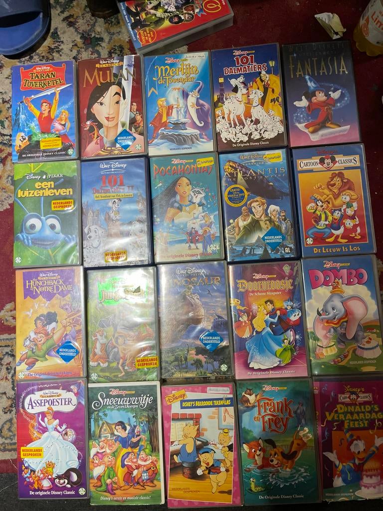 26 Disney films op VHS en ca. 200 ex rental vhs, Alle leeftijden, Ophalen, Zo goed als nieuw, Overige genres
