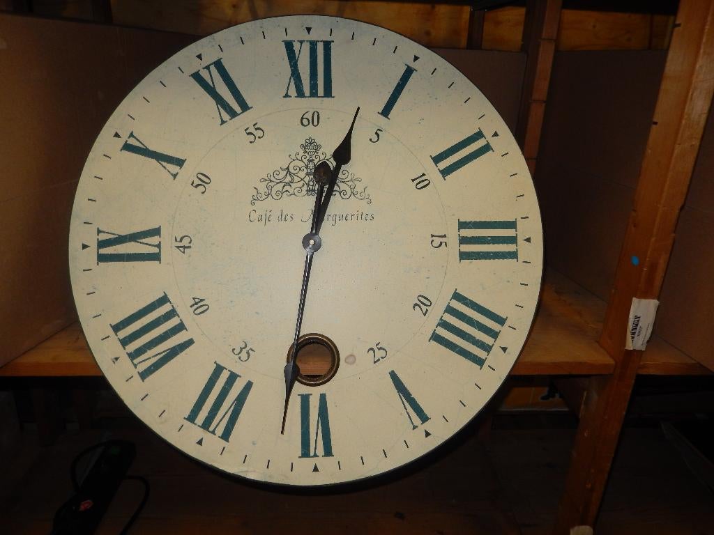 KLOK AAN DE WAND, Ophalen of Verzenden, Wandklok