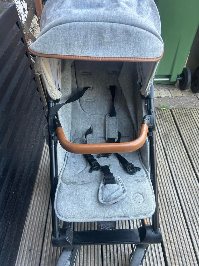 Mutsy Nexo buggy, Kinderen en Baby's, Buggy's, Ophalen, Gebruikt, Overige merken, Zonnekap