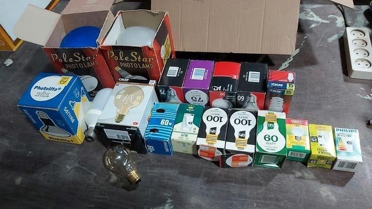 Gloeilampen diversen meeste nieuw in doosje E 27  25 stuks, Ophalen of Verzenden, Gebruikt, E27 (groot), Gloeilamp