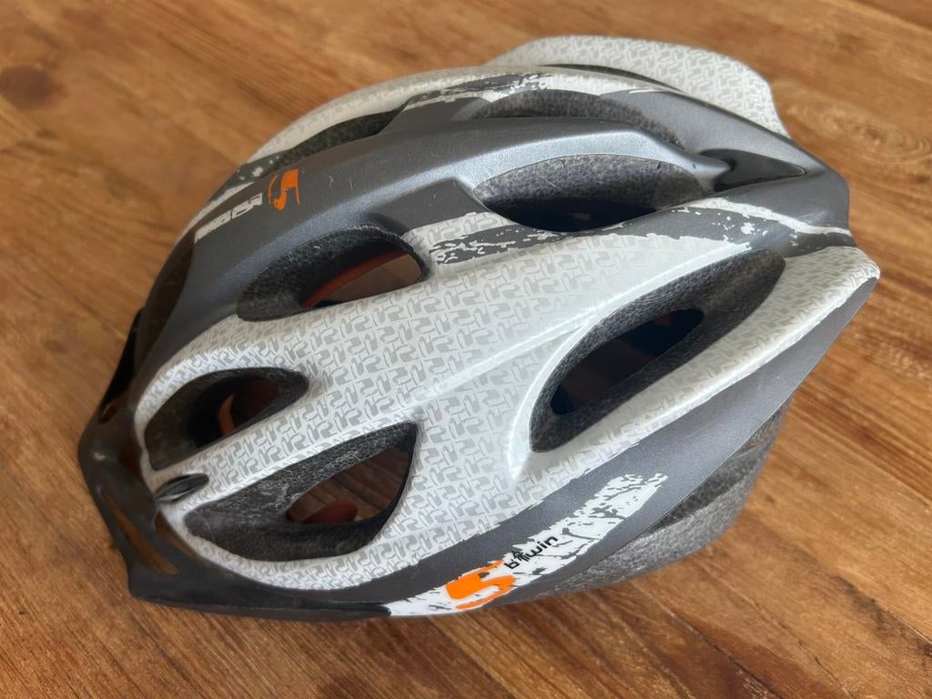 Helm voor fietsen/skeeleren, Fietsen en Brommers, Fietsaccessoires | Fietshelmen, Zo goed als nieuw, Ophalen of Verzenden