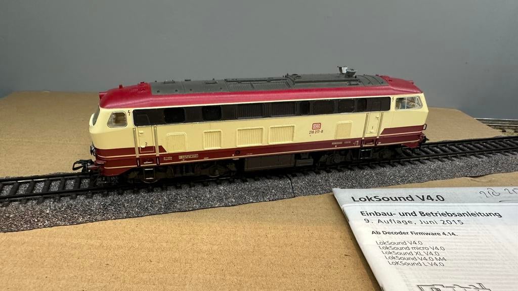 13 Fleischmann br 218 217-8 DB rood beige dig sound ho, Hobby en Vrije tijd, Modeltreinen | H0, Fleischmann, Ophalen of Verzenden