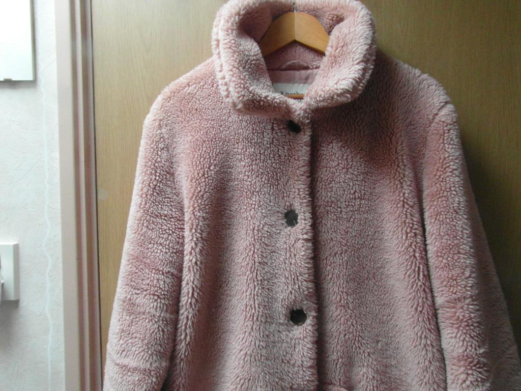 lange fluffy jas van Another Label,  warme capuchon sjaal., Maat 42/44 (L), Ophalen of Verzenden, Roze, Gedragen