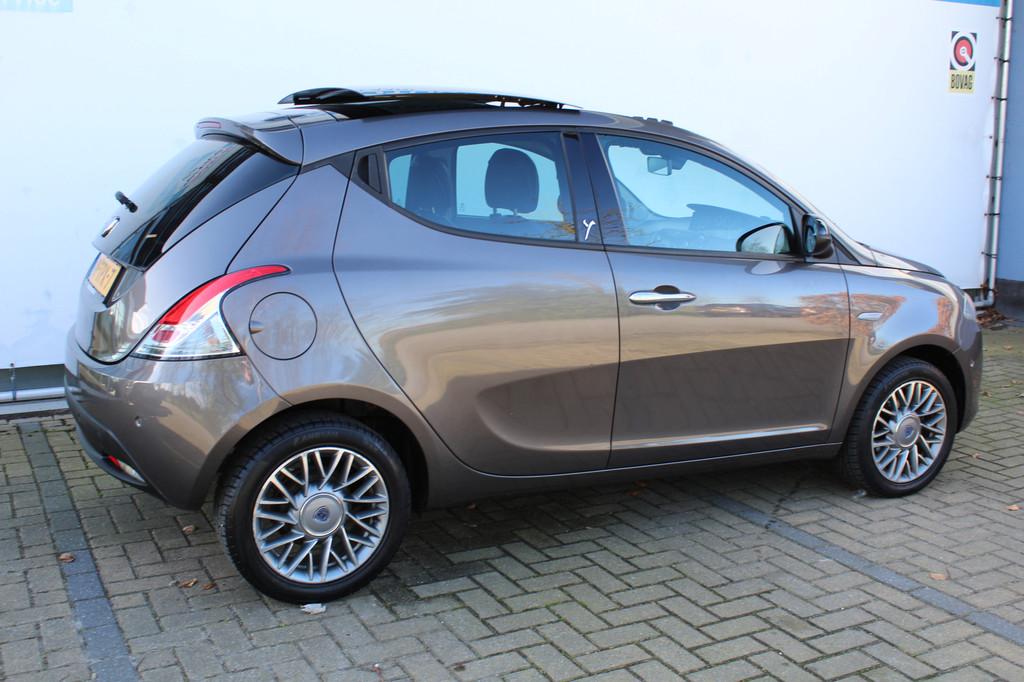 Lancia Ypsilon 0.9 TwinAir Platinum | Incl. 12 maanden Garan, Voorwielaandrijving, Euro 5, 86 pk, Gebruikt