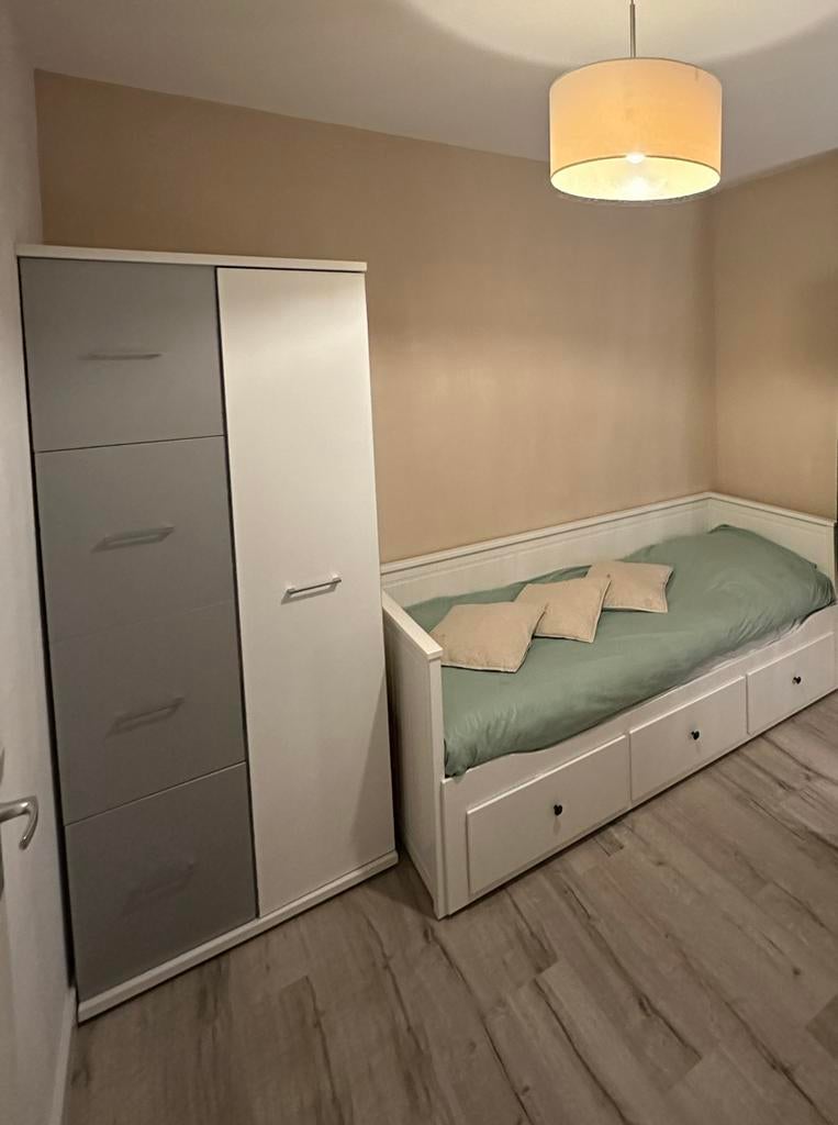 Witte en grijze kledingkast met 5 deuren B83 H193, Huis en Inrichting, Kasten | Kledingkasten, Zo goed als nieuw, 150 tot 200 cm