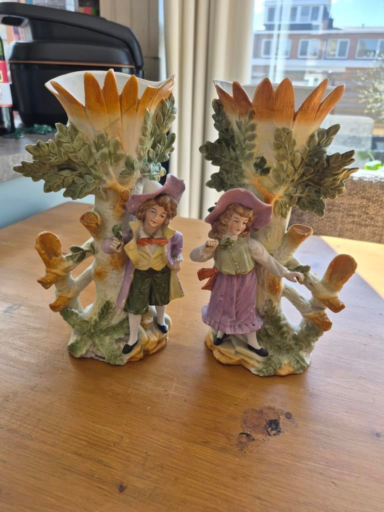 Twee vazen met figuren, Ophalen of Verzenden