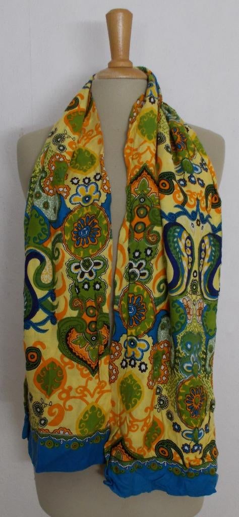 Paisley vrolijke kleurige sjaal, Kleding | Dames, Mutsen, Sjaals en Handschoenen, Verzenden, Zo goed als nieuw, Maat 38/40 (M)