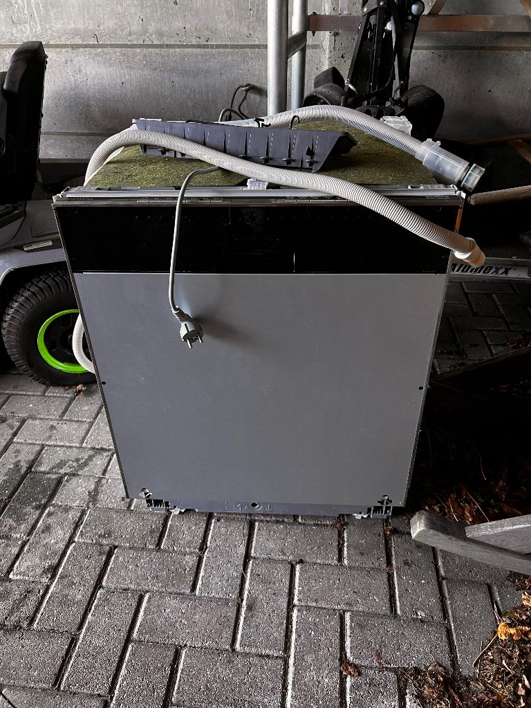 Vaatwasser, Witgoed en Apparatuur, Vaatwasmachines, Ophalen, Gebruikt, Minder dan 10 liter, Inbouw