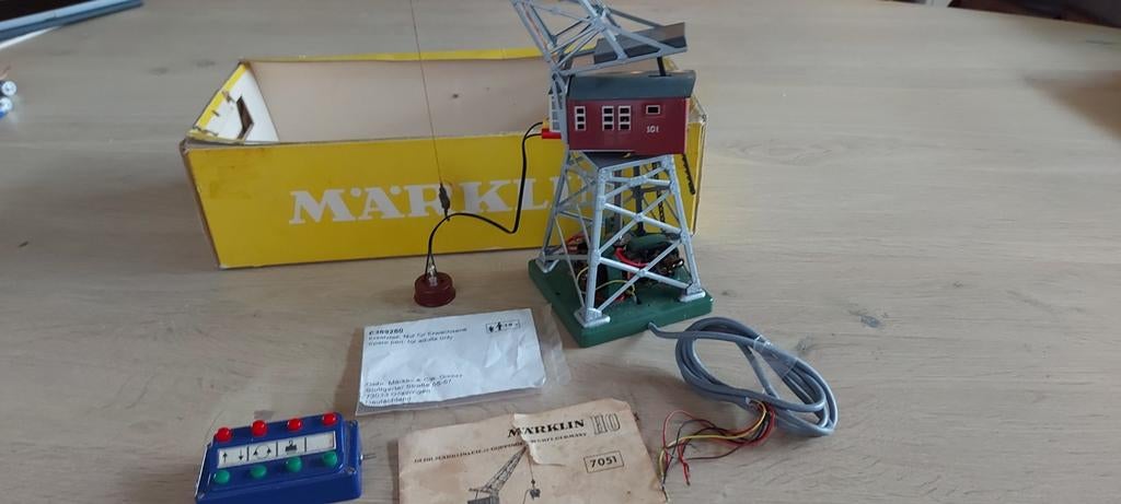 Märklin elekt. bedienbare kraan+magneet+bediening artnr 7051, Hobby en Vrije tijd, Ophalen of Verzenden