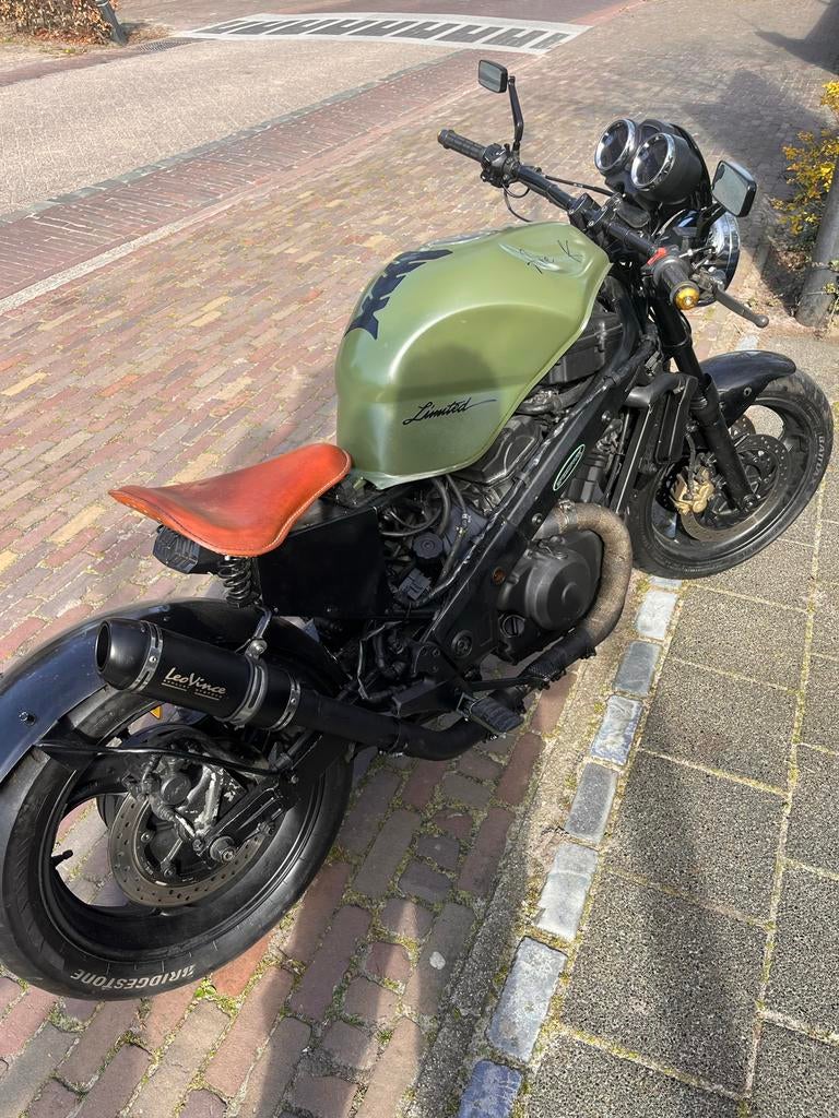 Honda NT 650 Deauville bobber caferacer, 2 cilinders, Sportuitlaat, Gebruikt, Particulier