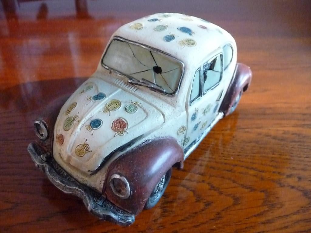 Nieuw VW kever wit 6cmH x 14 cmL. polystone., Antiek en Kunst, Ophalen of Verzenden