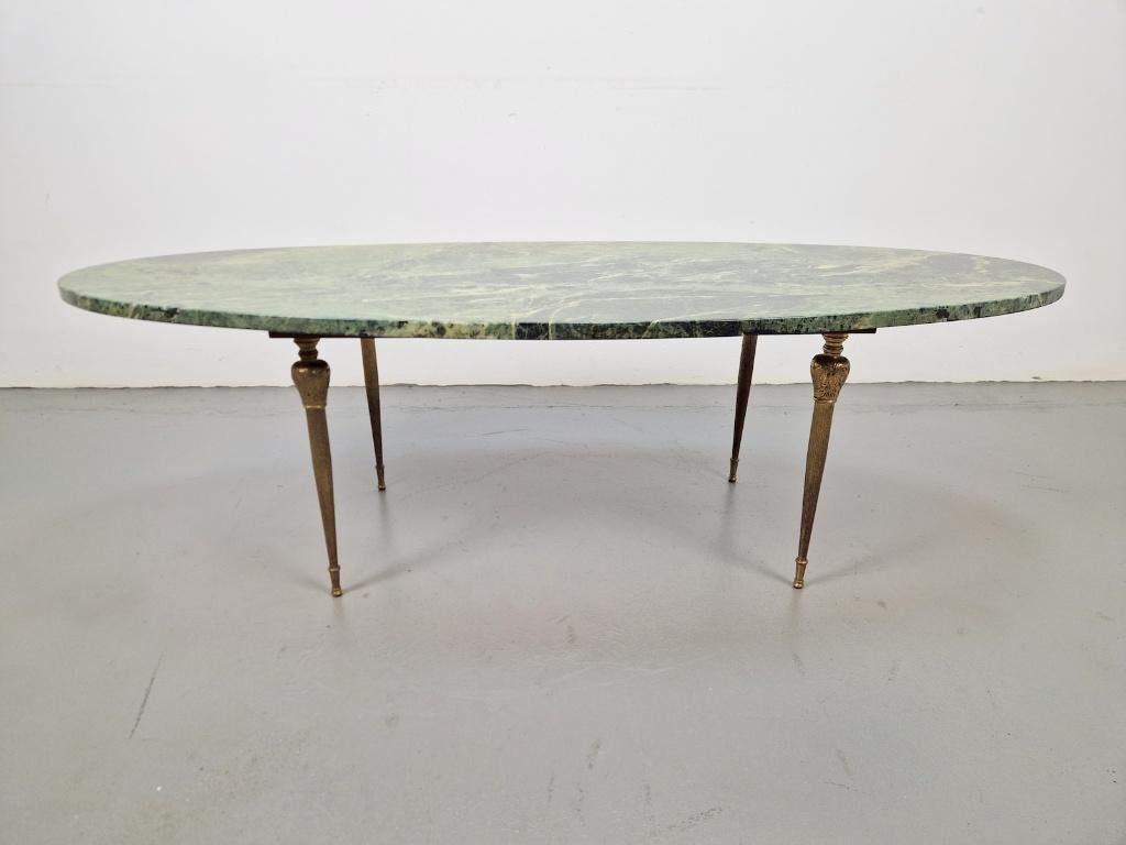 Vintage Ovale salontafel groen marmer messing France ´50, Ophalen, 100 tot 150 cm, N, Overige materialen