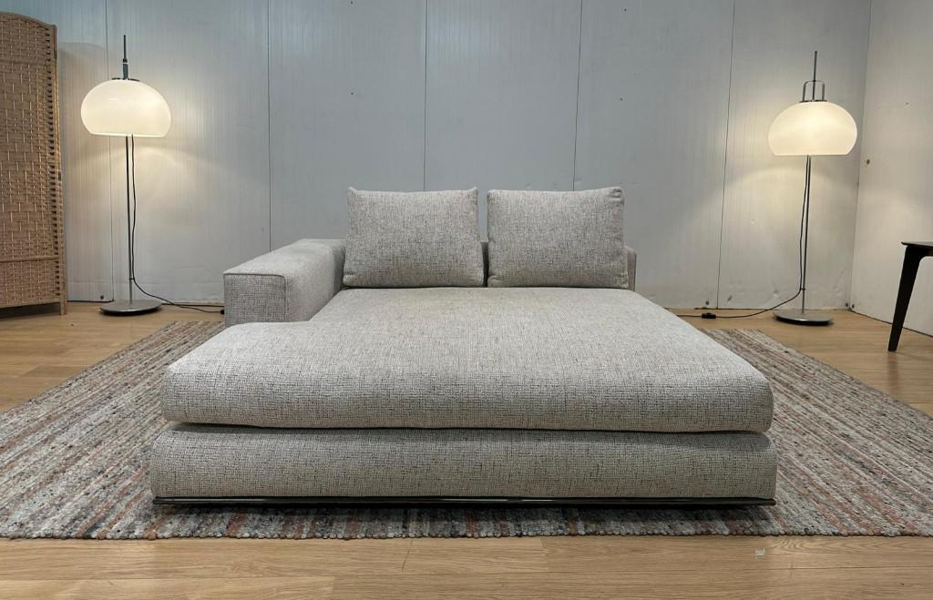 Minotti Hamilton Eiland Nieuwstaat – NP: €12.500, https://www.minotti.com/en, Minotti, 150 tot 200 cm, Tweepersoons