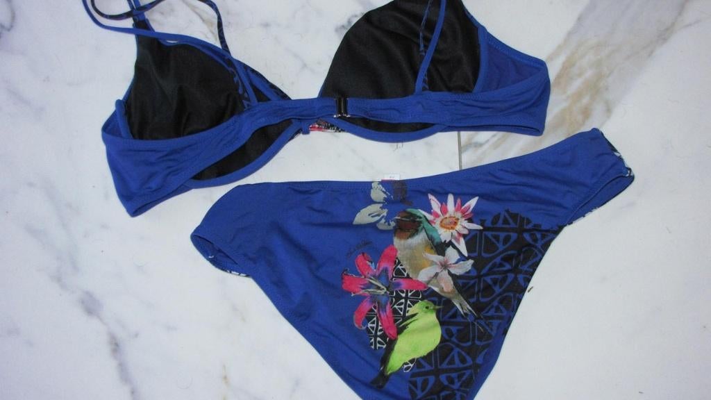 46 SAVE THE QUEEN bikini met vogels, Kleding | Dames, Badmode en Zwemkleding, Ophalen of Verzenden, Zo goed als nieuw, Blauw, Bikini