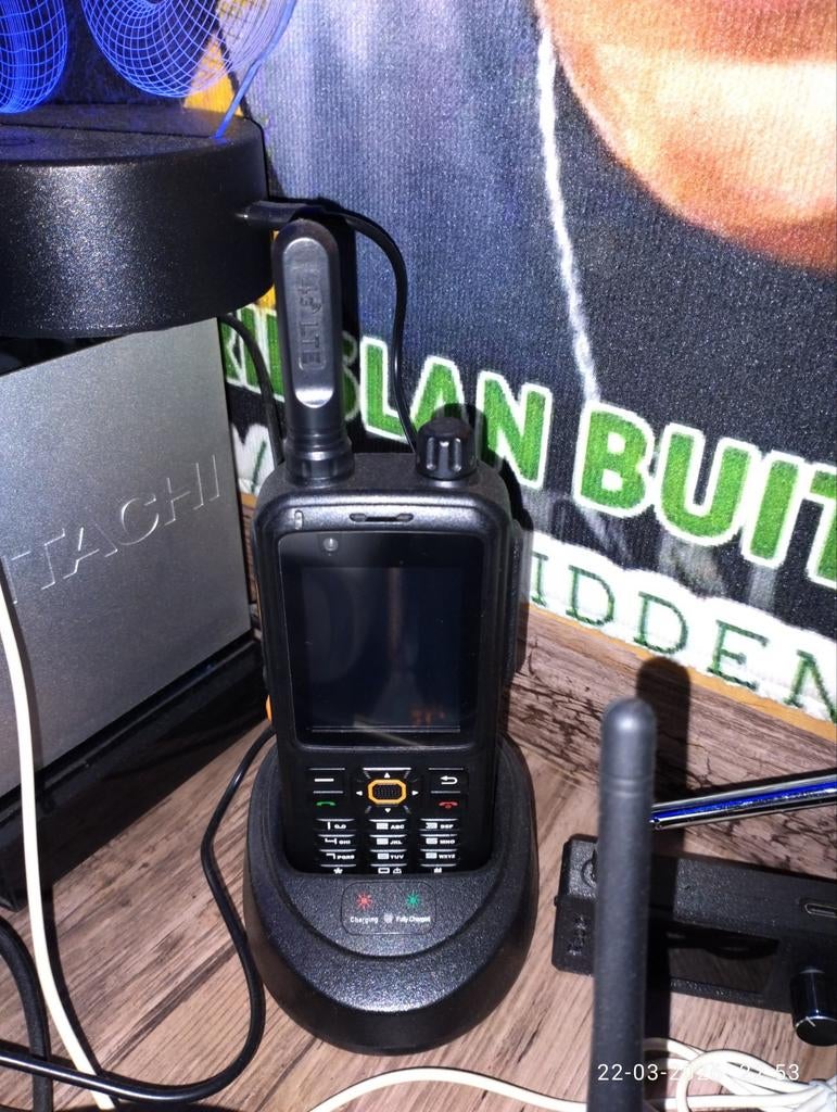 T320 zello met tafel lader, Ophalen of Verzenden