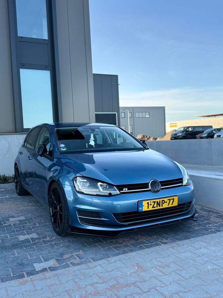 Volkswagen Golf 7.5 Rline, Voorwielaandrijving, 4 cilinders, Blauw, 610 kg