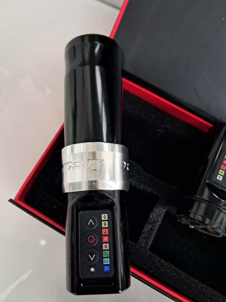 Flux draadloze Tattoo Machine, Ophalen of Verzenden, Zo goed als nieuw, Overige typen