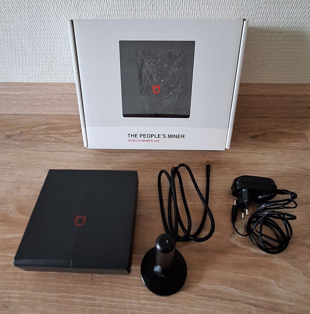 BobCat Miner 300 Helium Hotspot, Computers en Software, Routers en Modems, Gebruikt, Router, Ophalen of Verzenden