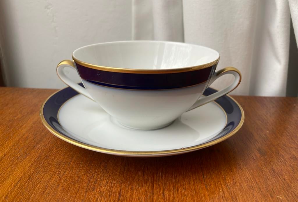 Grote oude theekop met schotel. Hutchenreuter, Drache model, Ophalen of Verzenden